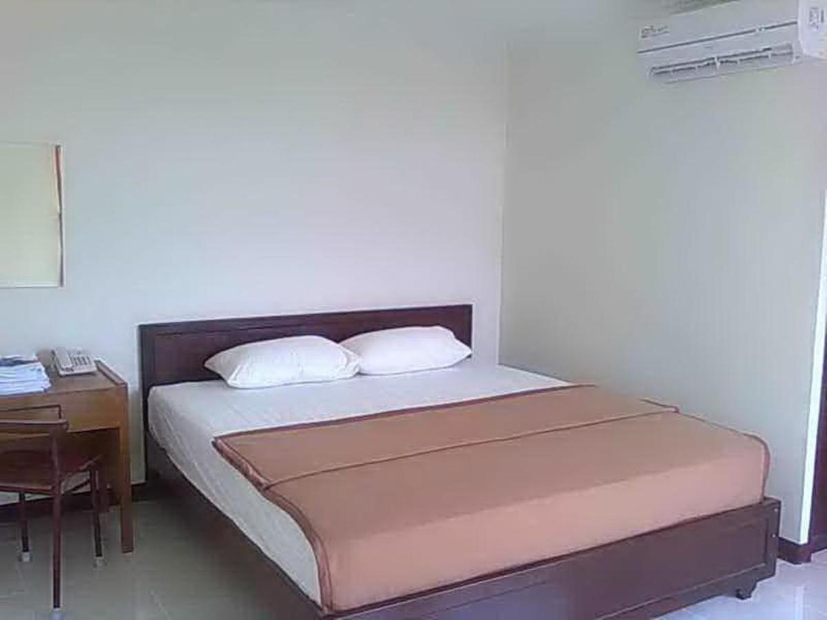 Hotel Aroma Inn Pontianak Exterior photo