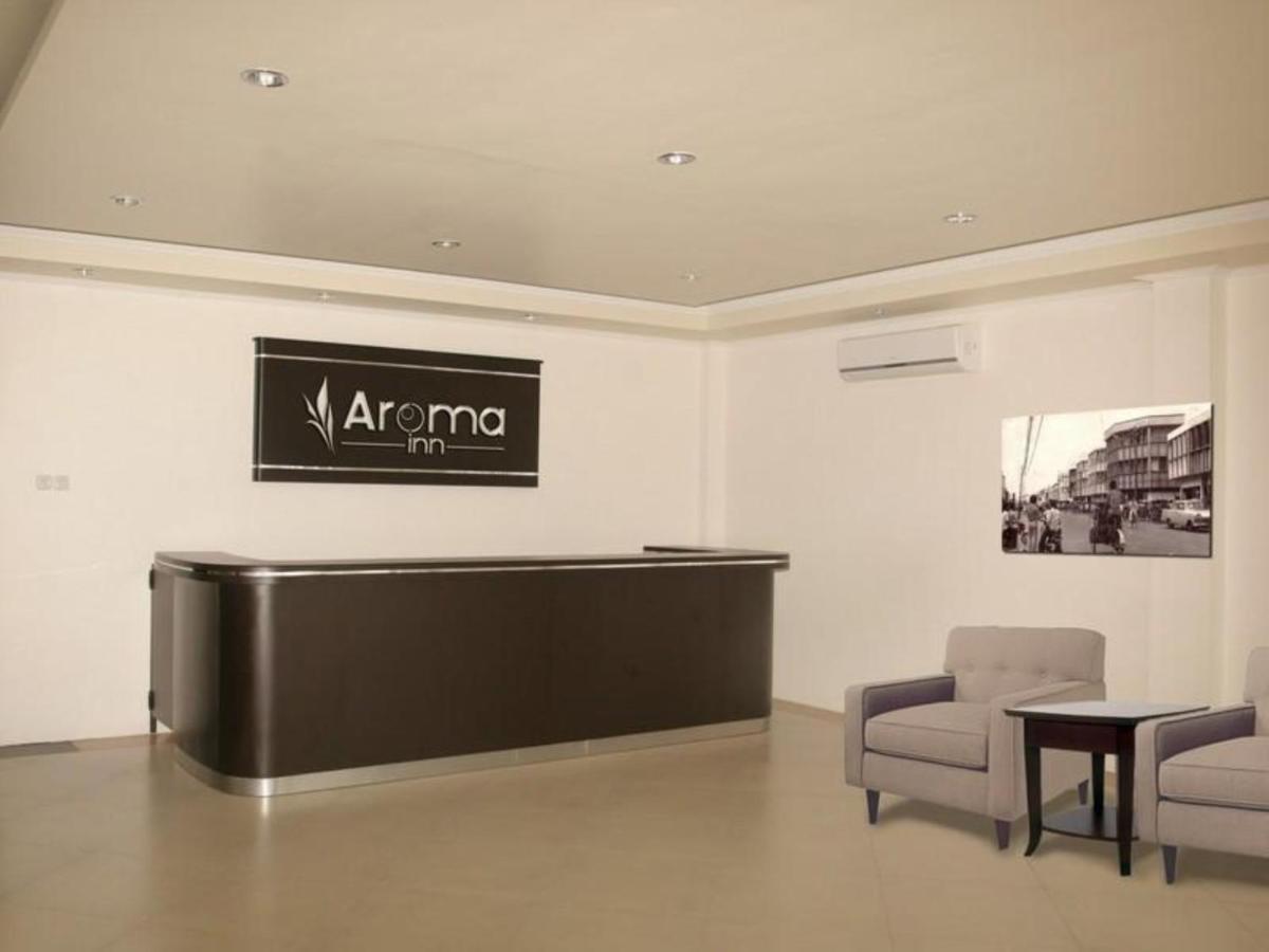 Hotel Aroma Inn Pontianak Exterior photo