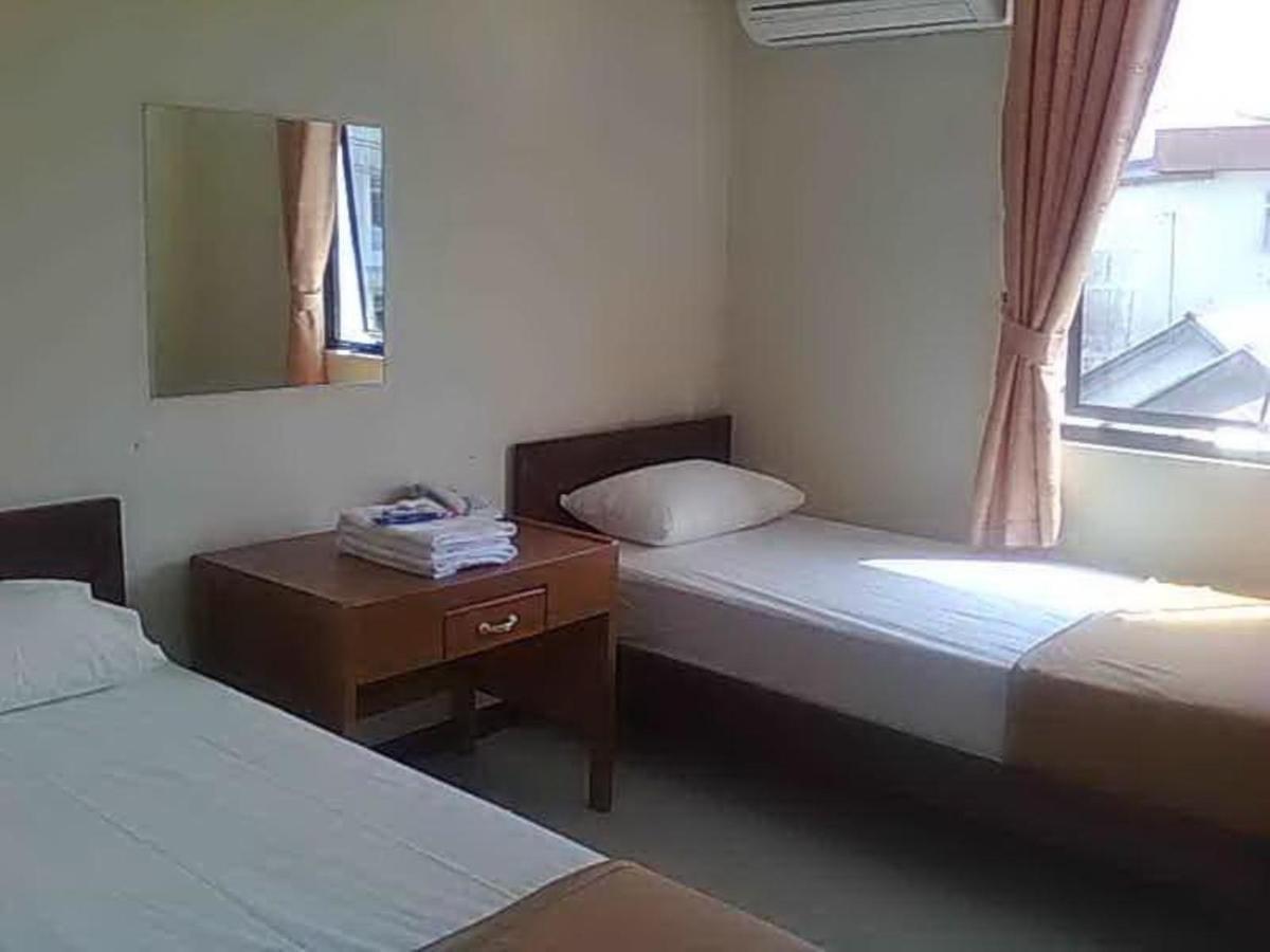 Hotel Aroma Inn Pontianak Exterior photo
