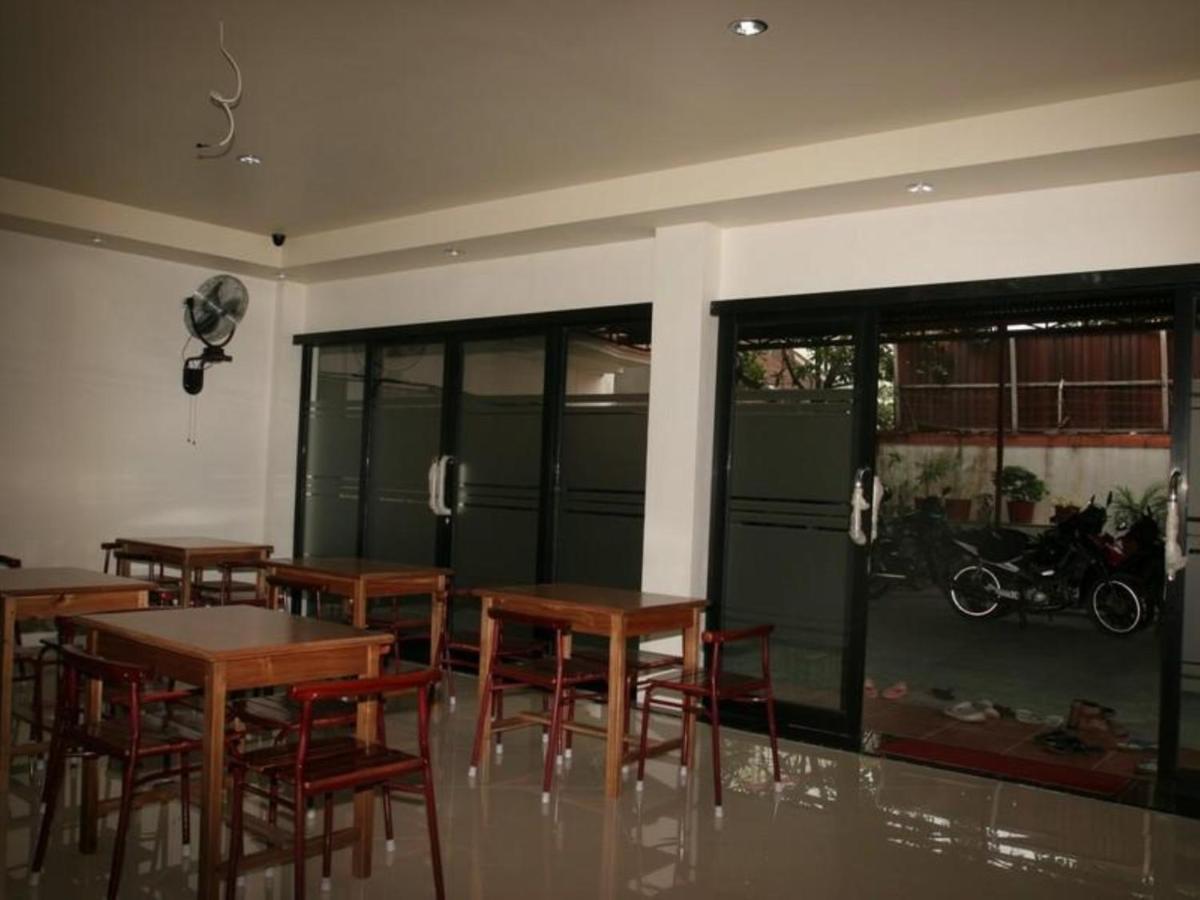 Hotel Aroma Inn Pontianak Exterior photo