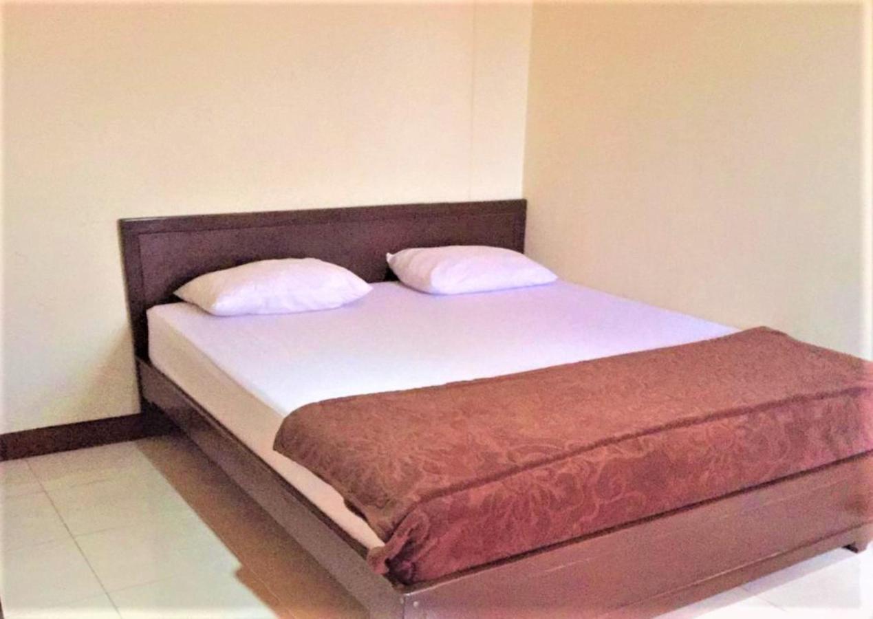 Hotel Aroma Inn Pontianak Exterior photo