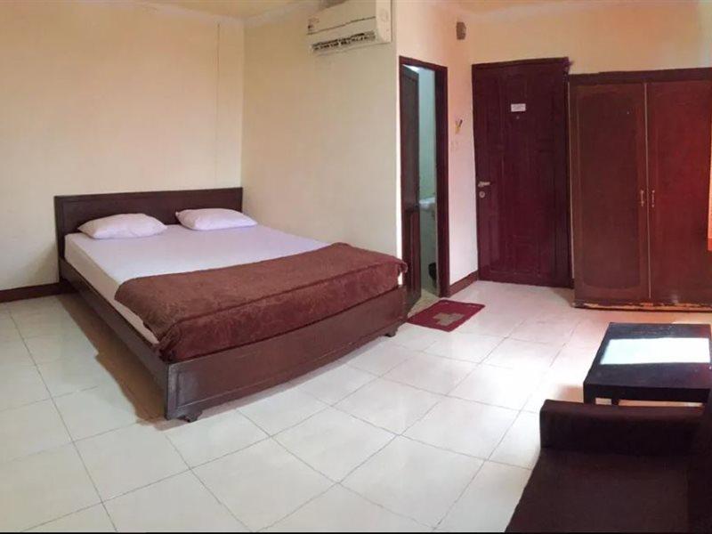 Hotel Aroma Inn Pontianak Exterior photo